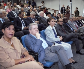 Inauguração da obra de arte "Tributo" em homenagem à Darcy Ribeiro, pelo artista cubano José Villa Soberón. Foto: Beto Monteiro/Ascom UnB. 28/04/2023